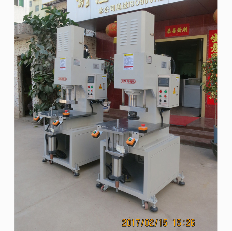 C�͔���Һ���C